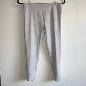 Light grey cropped leggings
